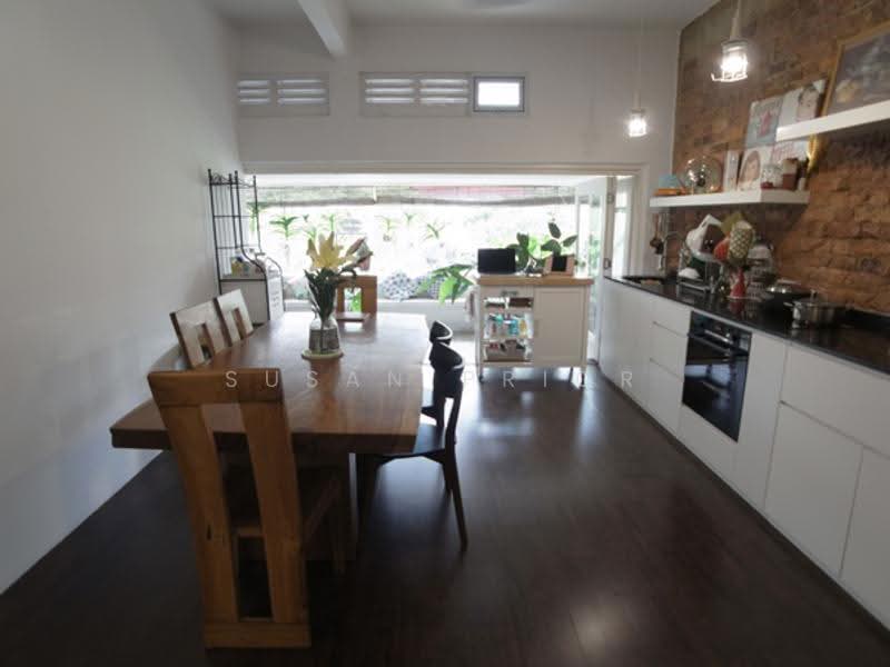 Best of Tiong Bahru Bright/Best View/Walkup, Eng Watt Street, Alexandra / Commonwealth, 2 Bedrooms, 1,045 sqft, Conservation House For Sale, by Susan Prior, 500297844 - Kitchen - PropertyGuru.com.sg