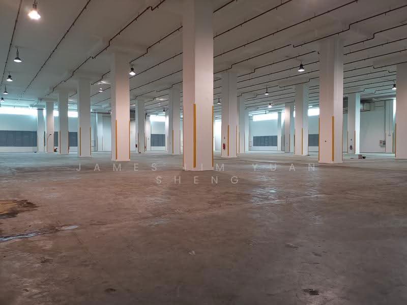 13 Exclusive Bays