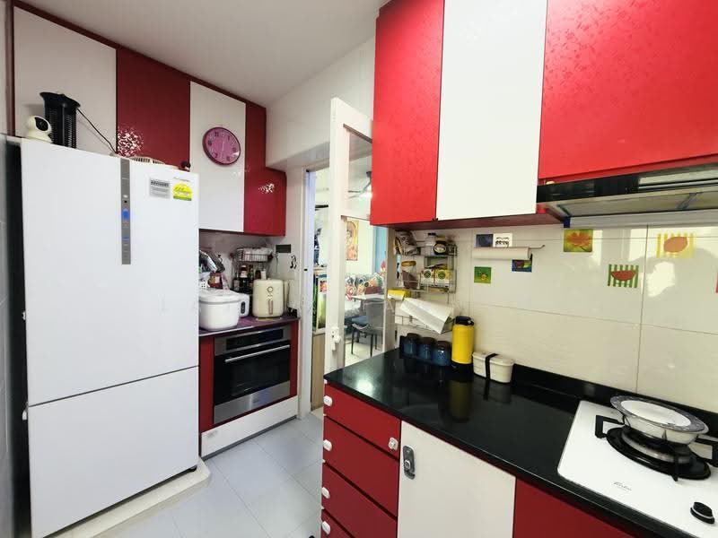 326C Sumang Walk, 326C Sumang Walk, Hougang / Punggol / Sengkang, 2 Bedrooms, 721 sqft, HDB Flat For Sale, by Latha Kannan, 500297863 - Kitchen - PropertyGuru.com.sg