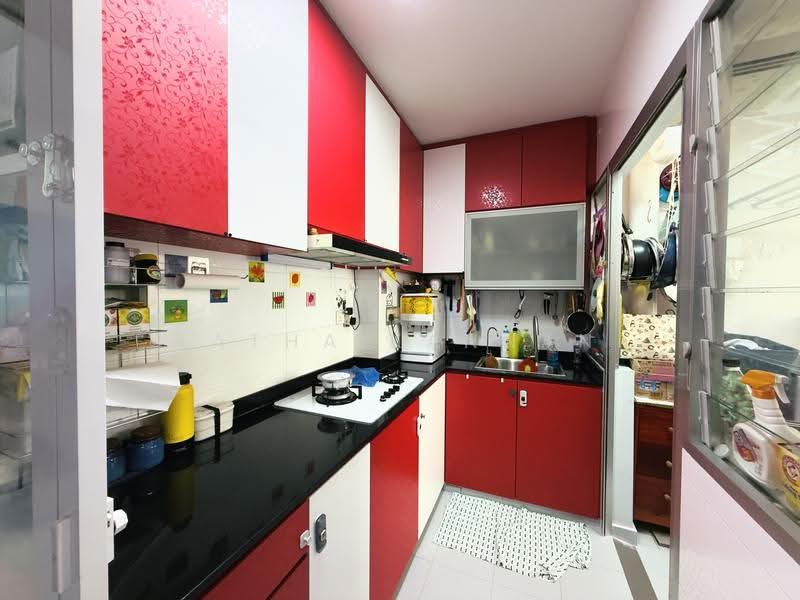 326C Sumang Walk, 326C Sumang Walk, Hougang / Punggol / Sengkang, 2 Bedrooms, 721 sqft, HDB Flat For Sale, by Latha Kannan, 500297863 - Kitchen - PropertyGuru.com.sg
