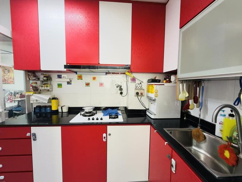 326C Sumang Walk, 326C Sumang Walk, Hougang / Punggol / Sengkang, 2 Bedrooms, 721 sqft, HDB Flat For Sale, by Latha Kannan, 500297863 - Kitchen - PropertyGuru.com.sg