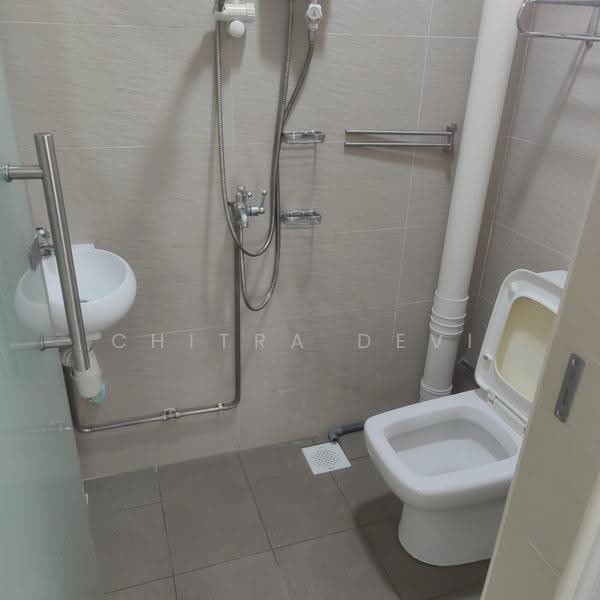 26 New Upper Changi Road, 26 New Upper Changi Road, Bedok / Upper East Coast, 2 Bedrooms, 450 sqft, HDB Flat For Rent, by Chitra Devi, 500297893 - Bathroom - PropertyGuru.com.sg