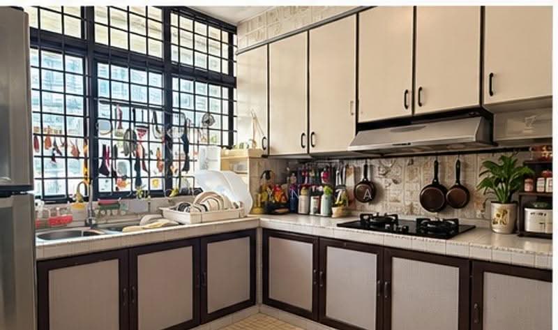 Terrace in Katong / Freehold !, Carpmeal Rd / Onan Rd / Joo Chiat / East Coast / Marine Parade, East Coast / Marine Parade, 4 Bedrooms, 2,500 sqft, Terraced House For Sale, by Jocelyn Tan, 500298007 - Kitchen - PropertyGuru.com.sg