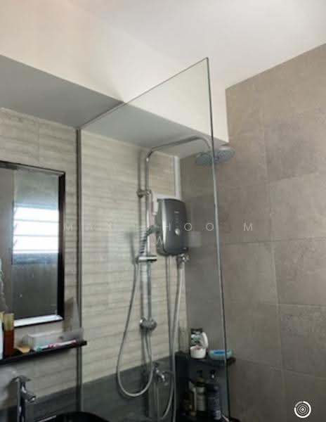 Master bedroom toilet