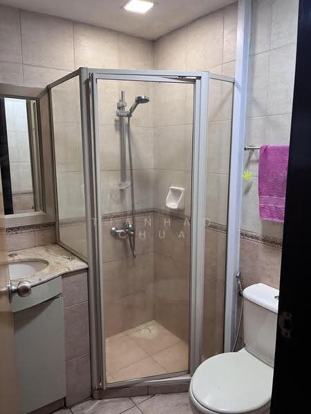Regent Heights, 52 Bukit Batok East Avenue 5, Dairy Farm / Bukit Panjang / Choa Chu Kang, Room Rental, 160 sqft, Condominium For Rent, by Tianhao Chua, 500298124 - Bathroom - PropertyGuru.com.sg