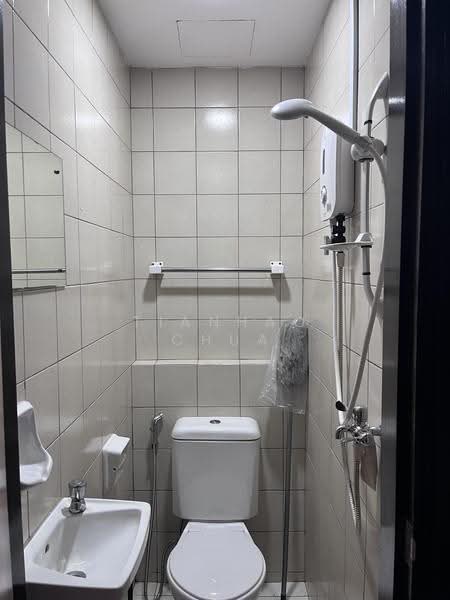 Regent Heights, 52 Bukit Batok East Avenue 5, Dairy Farm / Bukit Panjang / Choa Chu Kang, Room Rental, 160 sqft, Condominium For Rent, by Tianhao Chua, 500298124 - Bathroom - PropertyGuru.com.sg