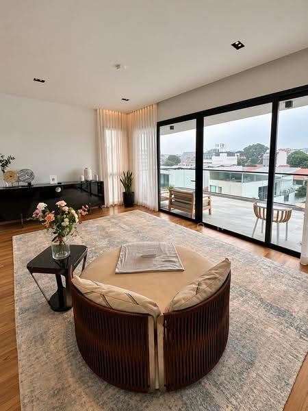 Siglap Road, Siglap, East Coast / Marine Parade, 5 Bedrooms, 9,000 sqft, Detached House For Sale, by Kenix Chong, 500298129 - Attic - PropertyGuru.com.sg