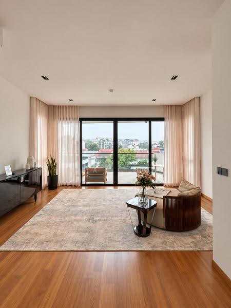 Siglap Road, Siglap, East Coast / Marine Parade, 5 Bedrooms, 9,000 sqft, Detached House For Sale, by Kenix Chong, 500298129 - Attic - PropertyGuru.com.sg