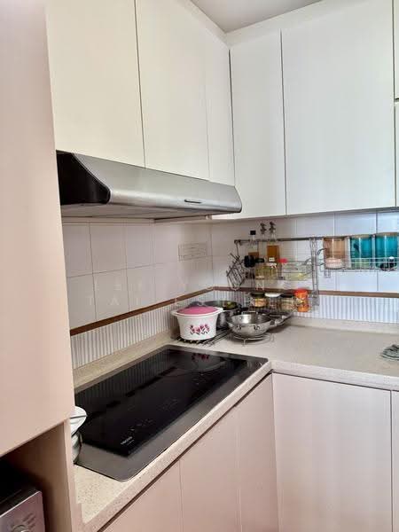 Guilin View, 26 Bukit Batok Street 52, Dairy Farm / Bukit Panjang / Choa Chu Kang, 2 Bedrooms, 861 sqft, Condominium For Rent, by Lee Yoong Tai Esther, 500298156 - Kitchen - PropertyGuru.com.sg