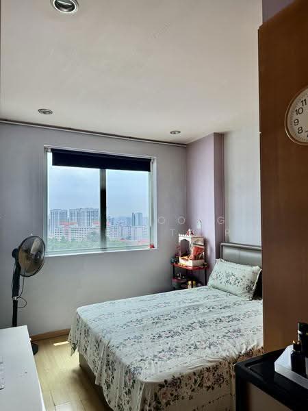 Guilin View, 26 Bukit Batok Street 52, Dairy Farm / Bukit Panjang / Choa Chu Kang, 2 Bedrooms, 861 sqft, Condominium For Rent, by Lee Yoong Tai Esther, 500298156 - Bedroom - PropertyGuru.com.sg