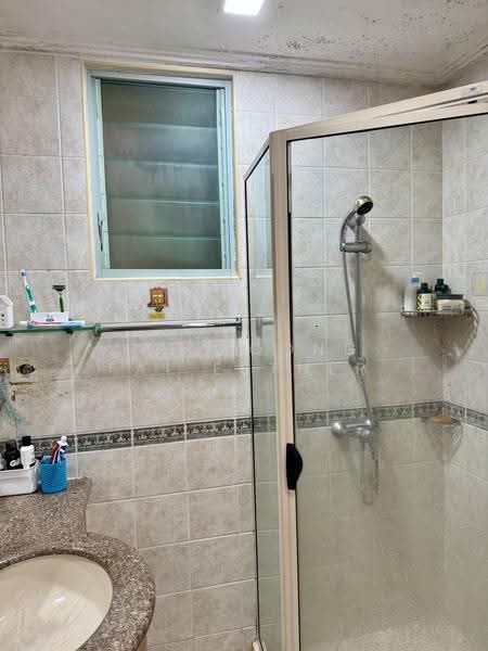 Guilin View, 26 Bukit Batok Street 52, Dairy Farm / Bukit Panjang / Choa Chu Kang, 2 Bedrooms, 861 sqft, Condominium For Rent, by Lee Yoong Tai Esther, 500298156 - Bathroom - PropertyGuru.com.sg