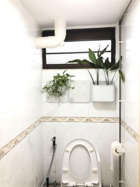 5 Ghim Moh Road, 5 Ghim Moh Road, Tanglin / Holland / Bukit Timah, Room Rental, 60 sqft, HDB Flat For Rent, by Kezia Lim, 500298170 - Bathroom - PropertyGuru.com.sg