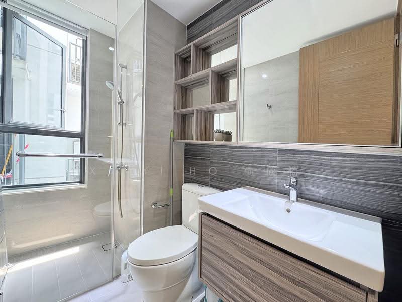 Coco Palms, 21 Pasir Ris Grove, Pasir Ris / Tampines, 2 Bedrooms, 743 sqft, Condominium For Sale, by Xinyi Ho 何欣倚, 500298204 - Bathroom - PropertyGuru.com.sg