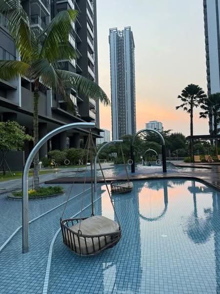 Whistler Grand, 107 West Coast Vale, Buona Vista / West Coast / Clementi New Town, 4 Bedrooms, 1,270 sqft, Condominium For Sale, by Sonia Ong, 500298206 - Pool - PropertyGuru.com.sg