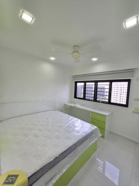 869A Tampines Avenue 8, 869A Tampines Avenue 8, Pasir Ris / Tampines, Room Rental, 150 sqft, HDB Flat For Rent, by Benson Ng 吴啟鈱, 500298207 - Bedroom - PropertyGuru.com.sg