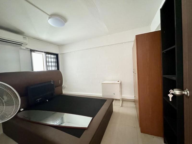 157 Lorong 1 Toa Payoh, 157 Lorong 1 Toa Payoh, Balestier / Toa Payoh, 2 Bedrooms, 721 sqft, HDB Flat For Rent, by Liau Li Jun, 500298215 - Bedroom - PropertyGuru.com.sg