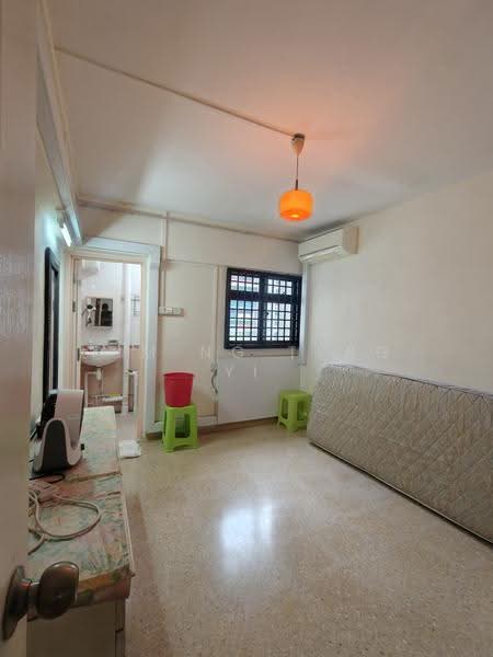 33 Bedok South Avenue 2, 33 Bedok South Avenue 2, Bedok / Upper East Coast, 2 Bedrooms, 785 sqft, HDB Flat For Sale, by Tim Ng Teng Yi, 500298253 - Bathroom - PropertyGuru.com.sg