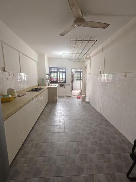 33 Bedok South Avenue 2, 33 Bedok South Avenue 2, Bedok / Upper East Coast, 2 Bedrooms, 785 sqft, HDB Flat For Sale, by Tim Ng Teng Yi, 500298253 - Kitchen - PropertyGuru.com.sg