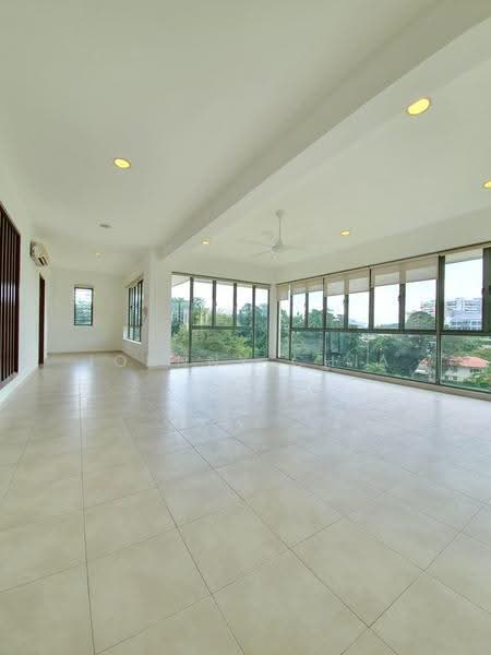 King Albert Park, King Albert Park, Bukit Timah Road, Upper Bukit Timah Road , Clementi Road, Blackmore Drive, Dunearn Road, Jalan Anak Bukit, Jalan Jurong Kechil, Old Holland Road, Clementi Park / Upper Bukit Timah, 4 Bedrooms, 10,225 sqft, Good Class Bungalow For Rent, by Johnny Chia, 500298257 - Living Room - PropertyGuru.com.sg