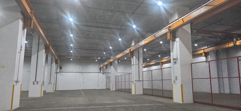 Workshop with 5-ton crane, ready office, Boon Lay / Jurong / Tuas, 14,400 sqft, Factory / Workshop (B2) For Rent, by Dolly NG, 500298269 - CommercialGuru.com.sg