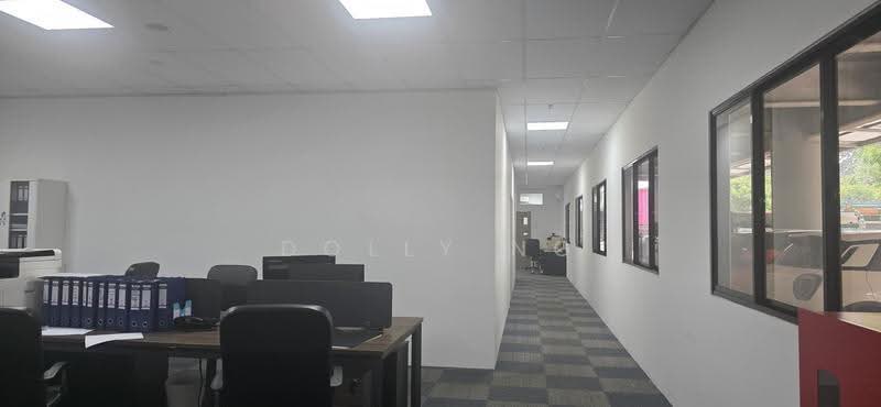Workshop with 5-ton crane, ready office, Boon Lay / Jurong / Tuas, 14,400 sqft, Factory / Workshop (B2) For Rent, by Dolly NG, 500298269 - Interior - CommercialGuru.com.sg
