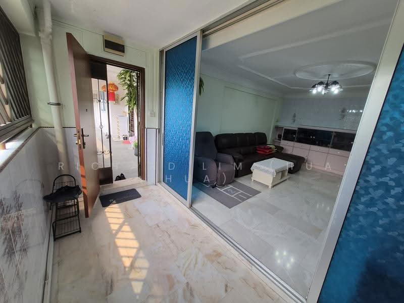 651 Yishun Avenue 4, 651 Yishun Avenue 4, Sembawang / Yishun, 3 Bedrooms, 1,302 sqft, HDB Flat For Sale, by Richard Lim (Hua Hua), 500298290 - Living Room - PropertyGuru.com.sg