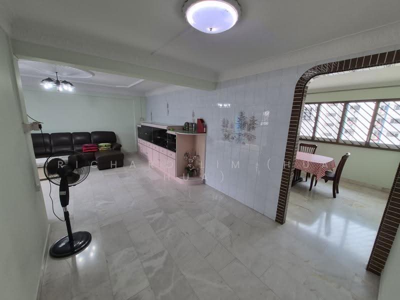 651 Yishun Avenue 4, 651 Yishun Avenue 4, Sembawang / Yishun, 3 Bedrooms, 1,302 sqft, HDB Flat For Sale, by Richard Lim (Hua Hua), 500298290 - Living Room - PropertyGuru.com.sg