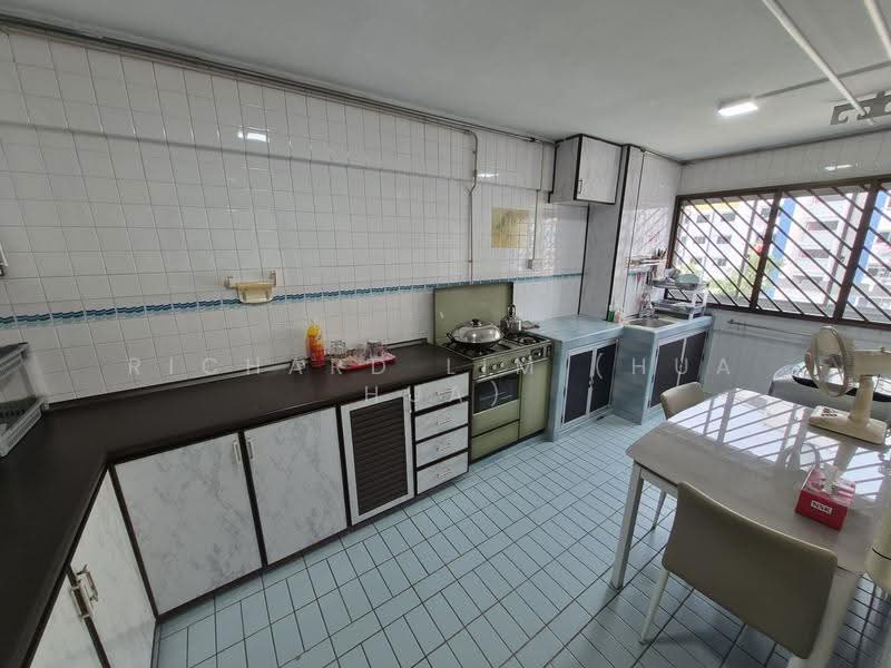 651 Yishun Avenue 4, 651 Yishun Avenue 4, Sembawang / Yishun, 3 Bedrooms, 1,302 sqft, HDB Flat For Sale, by Richard Lim (Hua Hua), 500298290 - Kitchen - PropertyGuru.com.sg