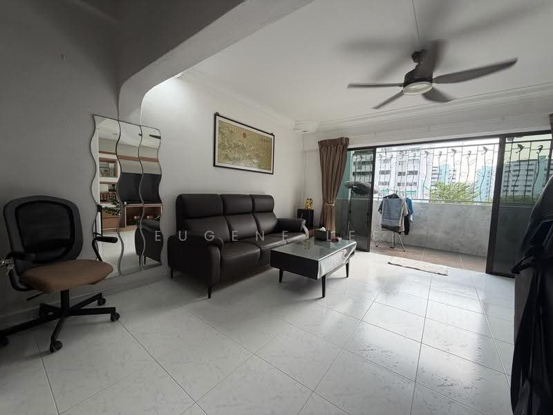 336 Jurong East Avenue 1, 336 Jurong East Avenue 1, Boon Lay / Jurong / Tuas, 4 Bedrooms, 1,679 sqft, HDB Flat For Sale, by Eugene Lee, 500298296 - Living Room - PropertyGuru.com.sg