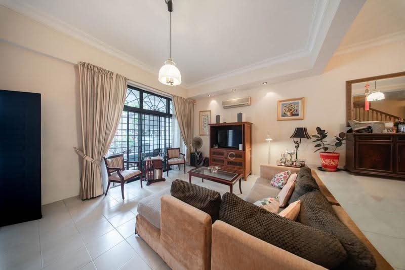 Freehold 2-storey intermediate terrace house in D05, Buona Vista / West Coast / Clementi New Town, 4 Bedrooms, 2,100 sqft, Terraced House For Sale, by Harvey Chia, 500298321 - Living Area - PropertyGuru.com.sg