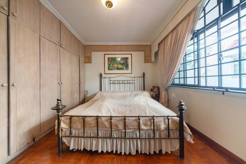 Freehold 2-storey intermediate terrace house in D05, Buona Vista / West Coast / Clementi New Town, 4 Bedrooms, 2,100 sqft, Terraced House For Sale, by Harvey Chia, 500298321 - Bedroom - PropertyGuru.com.sg