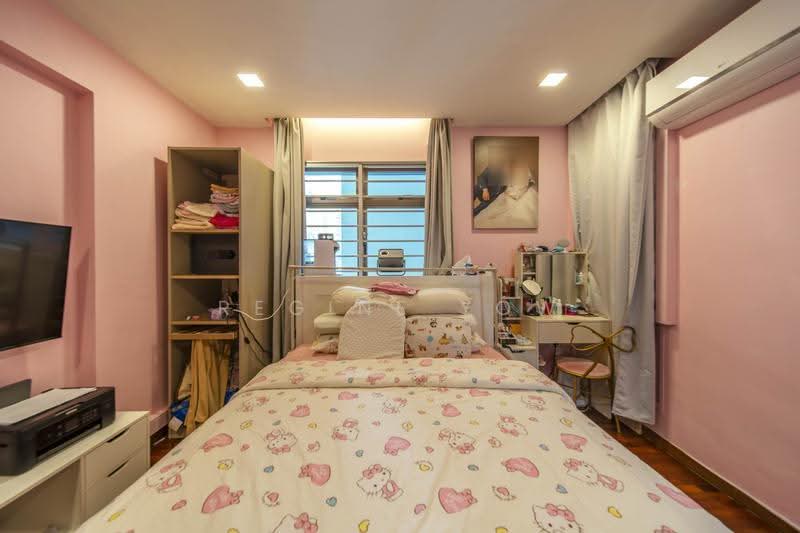 160B Punggol Central, 160B Punggol Central, Hougang / Punggol / Sengkang, 3 Bedrooms, 1,012 sqft, HDB Flat For Sale, by Regine Yow, 500298333 - Bedroom - PropertyGuru.com.sg