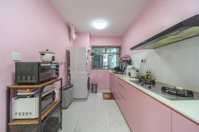 160B Punggol Central, 160B Punggol Central, Hougang / Punggol / Sengkang, 3 Bedrooms, 1,012 sqft, HDB Flat For Sale, by Regine Yow, 500298333 - Kitchen - PropertyGuru.com.sg