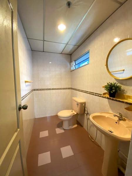 Crystal Time Building, 16 Tannery Lane, Macpherson / Potong Pasir, 2,925 sqft, Light Industrial (B1) For Rent, by Kenny Low, 500298351 - Bathroom - CommercialGuru.com.sg