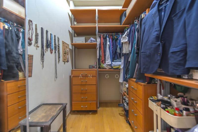 Grosvenor View, 1 Lengkong Empat, Eunos / Geylang / Paya Lebar, 1 Bedroom, 1,292 sqft, Condominium For Sale, by Iyan Goh, 500298361 - Walk in Wardrobe - PropertyGuru.com.sg