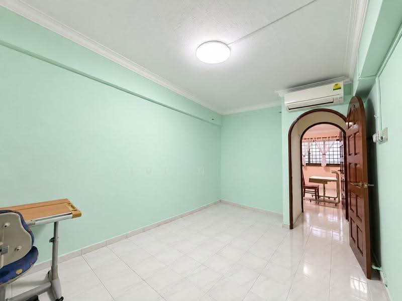 108 Jurong East Street 13, 108 Jurong East Street 13, Boon Lay / Jurong / Tuas, 3 Bedrooms, 1,001 sqft, HDB Flat For Rent, by Vivian Toh, 500298435 - Living Room - PropertyGuru.com.sg