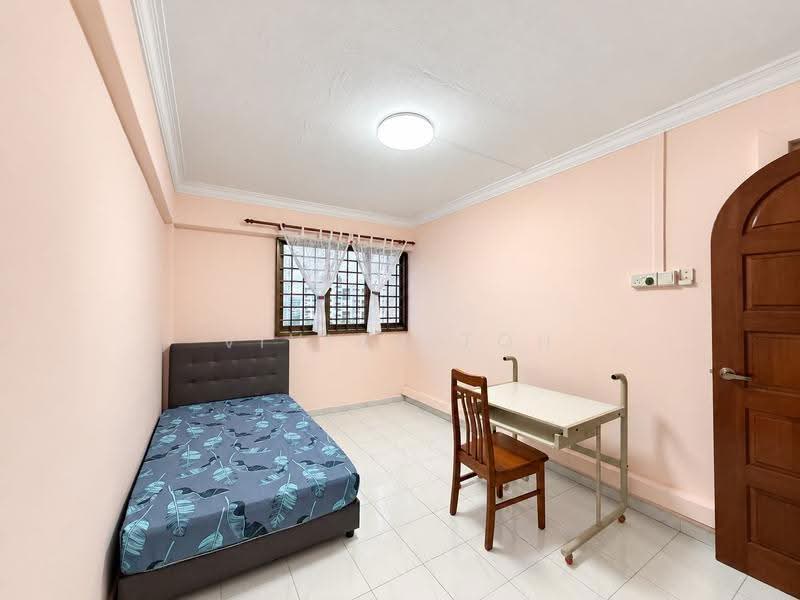 108 Jurong East Street 13, 108 Jurong East Street 13, Boon Lay / Jurong / Tuas, 3 Bedrooms, 1,001 sqft, HDB Flat For Rent, by Vivian Toh, 500298435 - Bedroom - PropertyGuru.com.sg