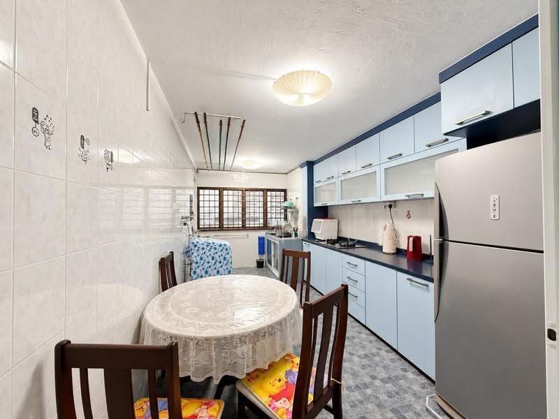 108 Jurong East Street 13, 108 Jurong East Street 13, Boon Lay / Jurong / Tuas, 3 Bedrooms, 1,001 sqft, HDB Flat For Rent, by Vivian Toh, 500298435 - Kitchen - PropertyGuru.com.sg