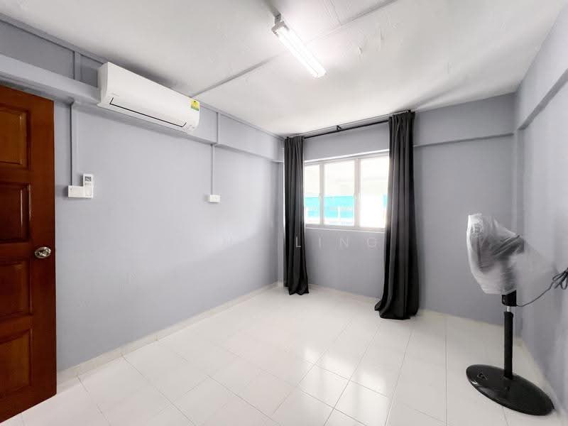 110 Woodlands Street 13, 110 Woodlands Street 13, Admiralty / Woodlands, Room Rental, 120 sqft, HDB Flat For Rent, by June Ling, 500298468 - Interior - PropertyGuru.com.sg