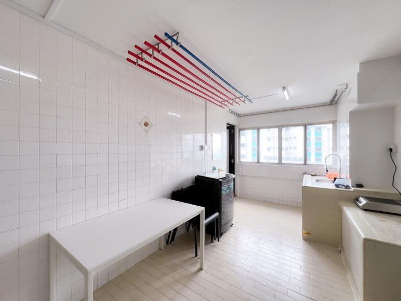 110 Woodlands Street 13, 110 Woodlands Street 13, Admiralty / Woodlands, Room Rental, 120 sqft, HDB Flat For Rent, by June Ling, 500298468 - Kitchen - PropertyGuru.com.sg