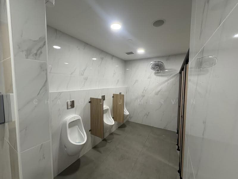 Ubi Techpark, 10 Ubi Crescent, Eunos / Geylang / Paya Lebar, 1,387 sqft, Light Industrial (B1) For Rent, by Chang J J Mervin, 500298474 - Bathroom - CommercialGuru.com.sg