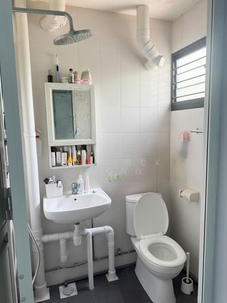 465 Ang Mo Kio Avenue 10, 465 Ang Mo Kio Avenue 10, Ang Mo Kio / Bishan / Thomson, 3 Bedrooms, 990 sqft, HDB Flat For Sale, by Loh Tuck Keong, 500298492 - Bathroom - PropertyGuru.com.sg