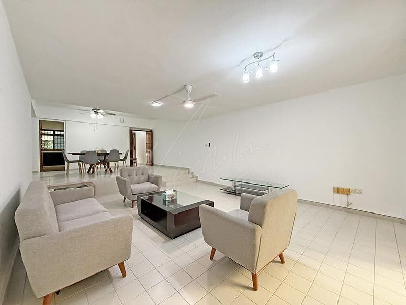 Living / Dining Area