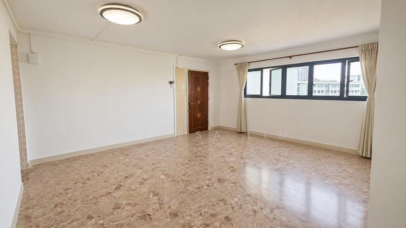228 Lorong 8 Toa Payoh, 228 Lorong 8 Toa Payoh, Balestier / Toa Payoh, 3 Bedrooms, 883 sqft, HDB Flat For Sale, by Theresa Lim, 500298513 - Living Room - PropertyGuru.com.sg
