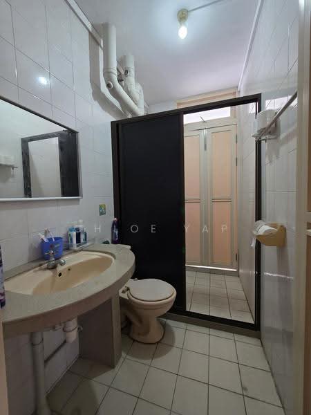 613A Bedok Reservoir Road, 613A Bedok Reservoir Road, Bedok / Upper East Coast, Room Rental, 120 sqft, HDB Flat For Rent, by Chloe Yap, 500298550 - Bathroom - PropertyGuru.com.sg