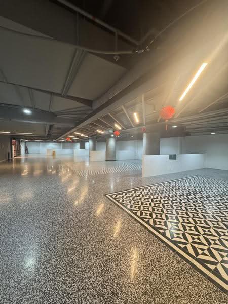 The Heeren, 260 Orchard Road, Orchard / River Valley, 1,500 sqft, Medical For Rent, by Lucas Leow, 500298559 - Interior - CommercialGuru.com.sg