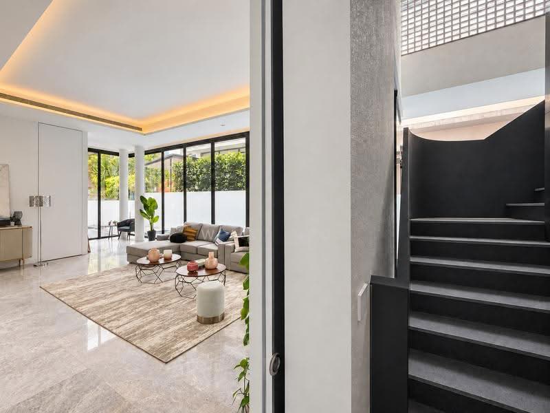 Brand New 3-Storey FH Detached W Basement | 7+1 B’rms | Gym, Steam Rm, Pool & Lift, Holland/ Mt Sinai/ Grove Dr/ Jln Kebaya, Tanglin / Holland / Bukit Timah, 7 Bedrooms, 10,200 sqft, Detached House For Sale, by Wil Ng, 500298590 - Living Room - PropertyGuru.com.sg