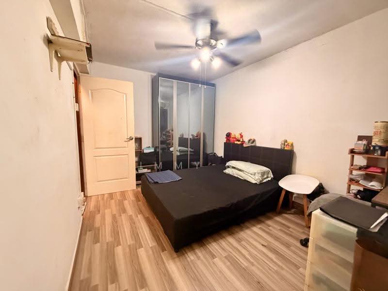 102 Bedok Reservoir Road, 102 Bedok Reservoir Road, Bedok / Upper East Coast, 2 Bedrooms, 721 sqft, HDB Flat For Sale, by Jimmy Ng, 500298603 - Master Bedroom - PropertyGuru.com.sg