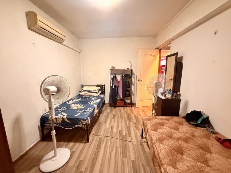 102 Bedok Reservoir Road, 102 Bedok Reservoir Road, Bedok / Upper East Coast, 2 Bedrooms, 721 sqft, HDB Flat For Sale, by Jimmy Ng, 500298603 - Bedroom - PropertyGuru.com.sg