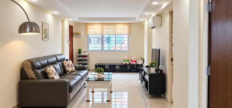 303 Serangoon Avenue 2, 303 Serangoon Avenue 2, Hougang / Punggol / Sengkang, 2 Bedrooms, 753 sqft, HDB Flat For Rent, by Elaine Lim, 500298608 - Living Room - PropertyGuru.com.sg